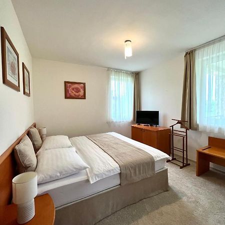 Chance Apartman-Birdland Villapark Buekfuerdo Exterior photo