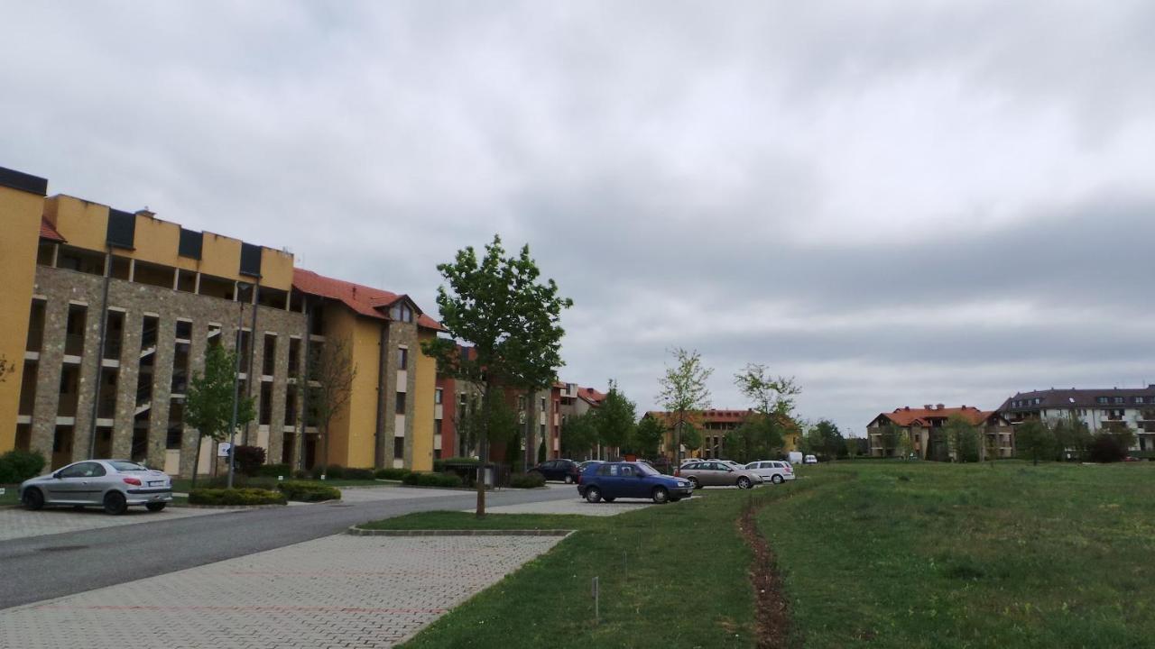 Chance Apartman-Birdland Villapark Buekfuerdo Exterior photo