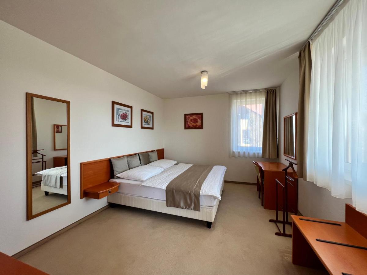 Chance Apartman-Birdland Villapark Buekfuerdo Exterior photo