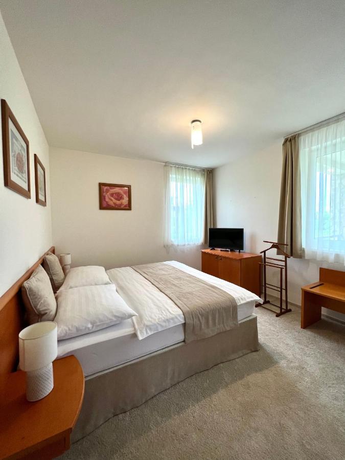Chance Apartman-Birdland Villapark Buekfuerdo Exterior photo